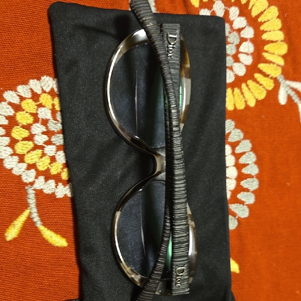 Black Rectangular Glasses With Case - image 4